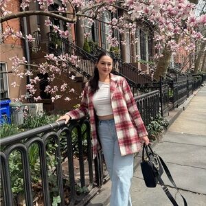 Meet your Posher, Gabriela